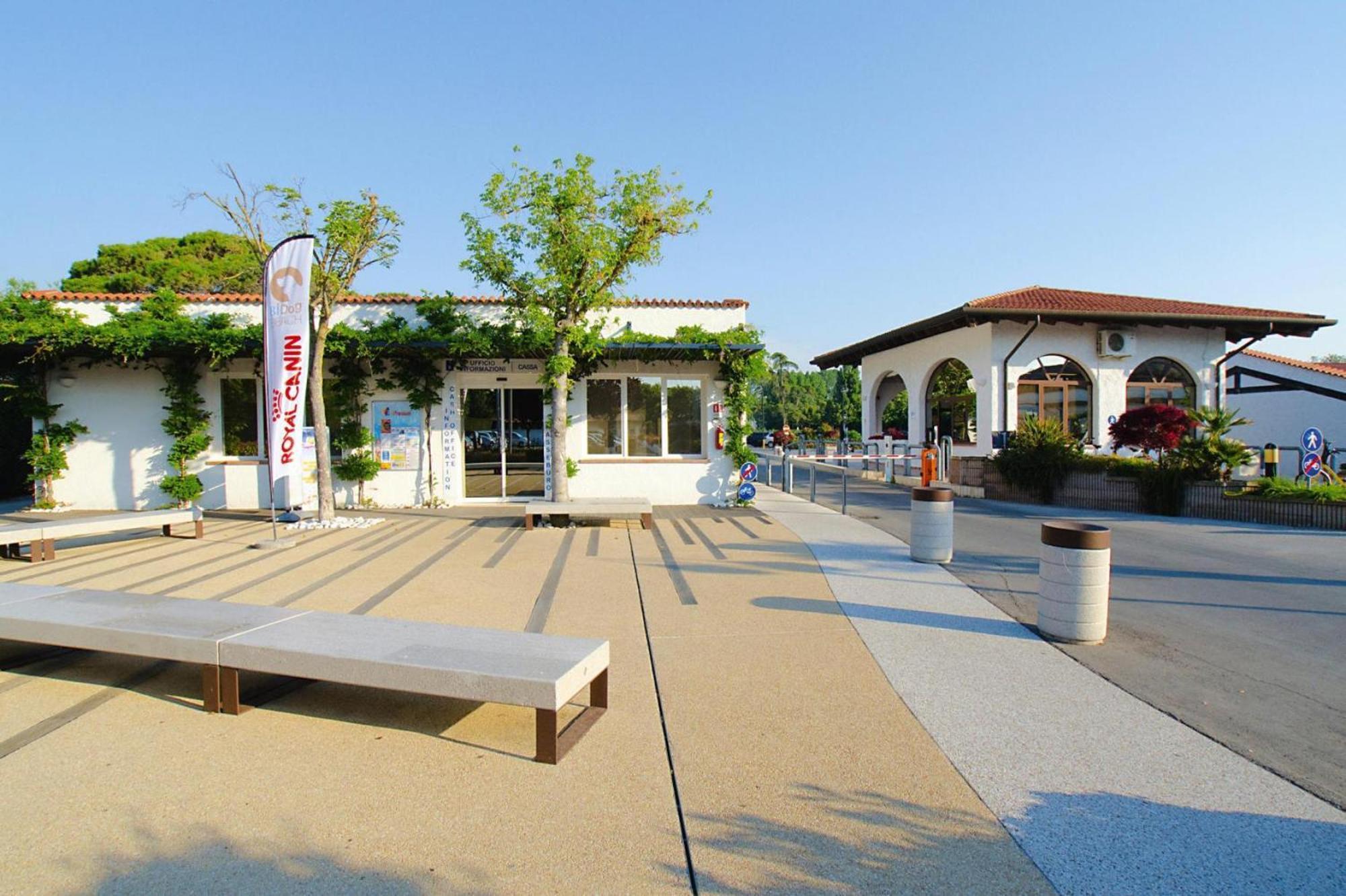 Willa Bungalow In Caorle With Garden Furniture Duna Verde Zewnętrze zdjęcie