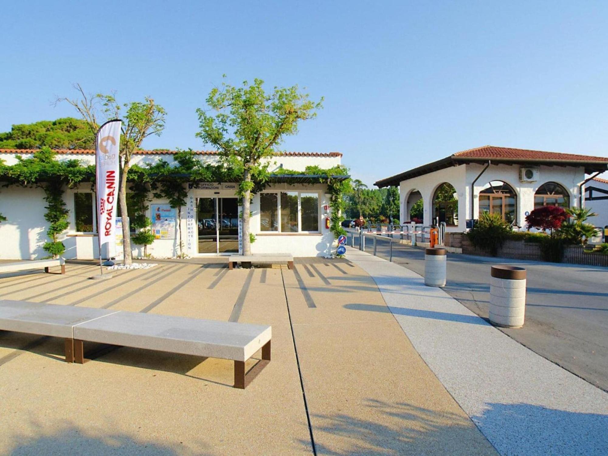 Willa Bungalow In Caorle With Garden Furniture Duna Verde Zewnętrze zdjęcie